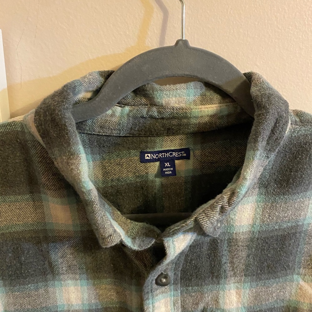 Men’s Flannel - Picture 2 of 3